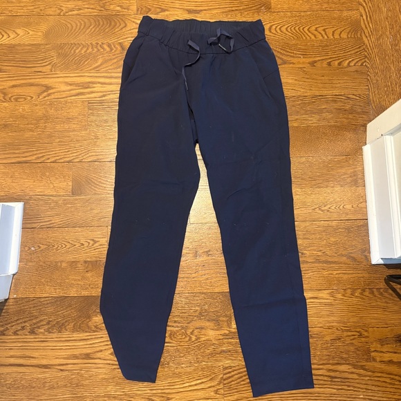 Lululemon On the Fly 7/8 Pant - Navy - size 4 - Picture 2 of 5